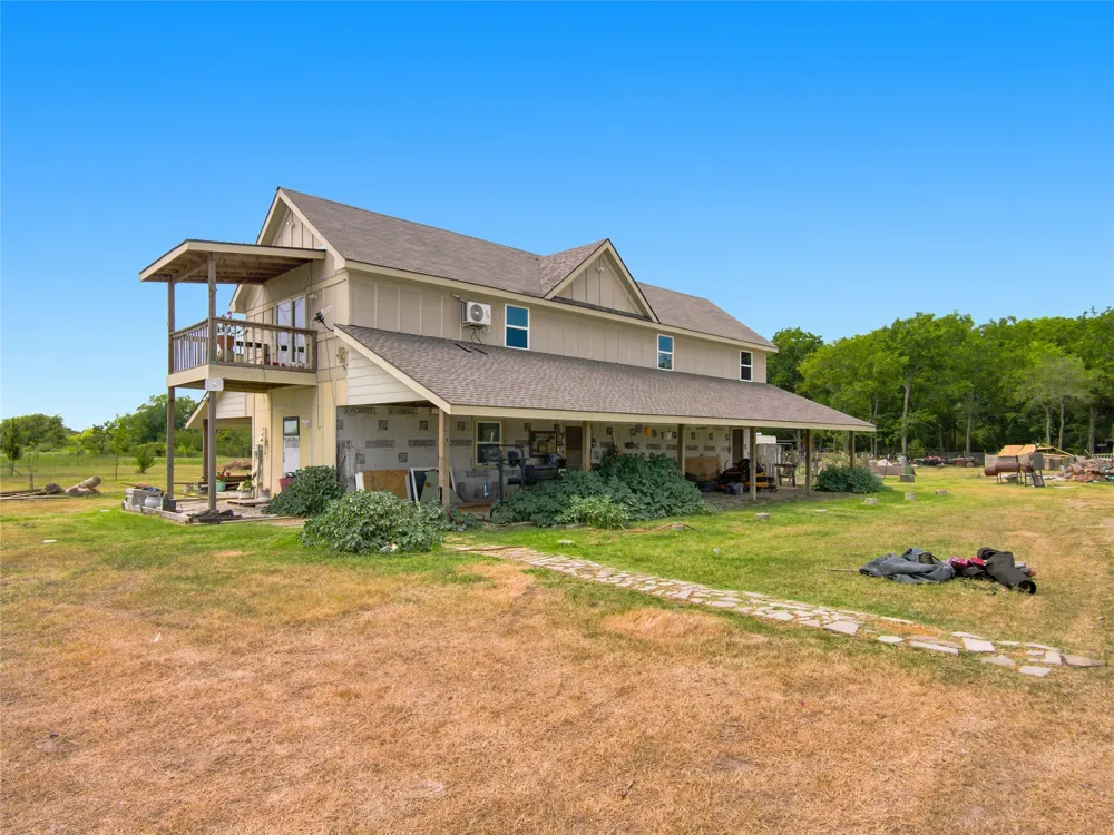 402 County Road 3422 Wills Point, TX 75169