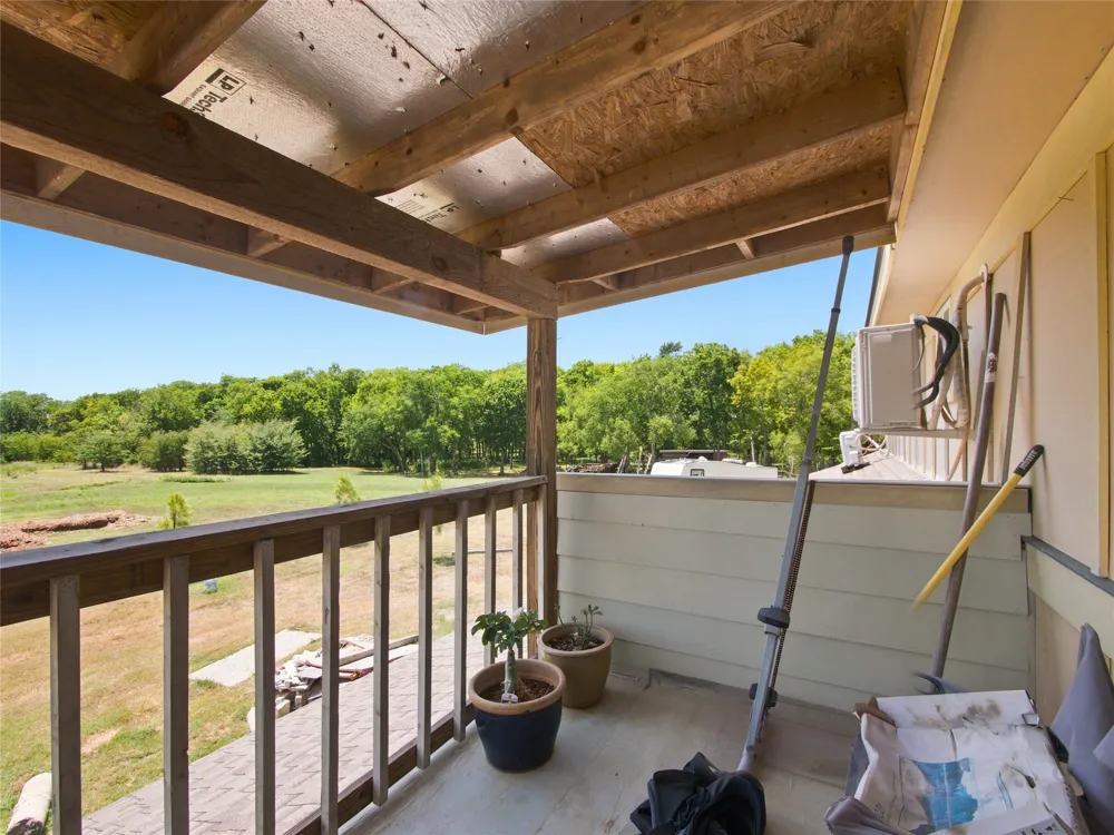 402 County Road 3422 Wills Point, TX 75169