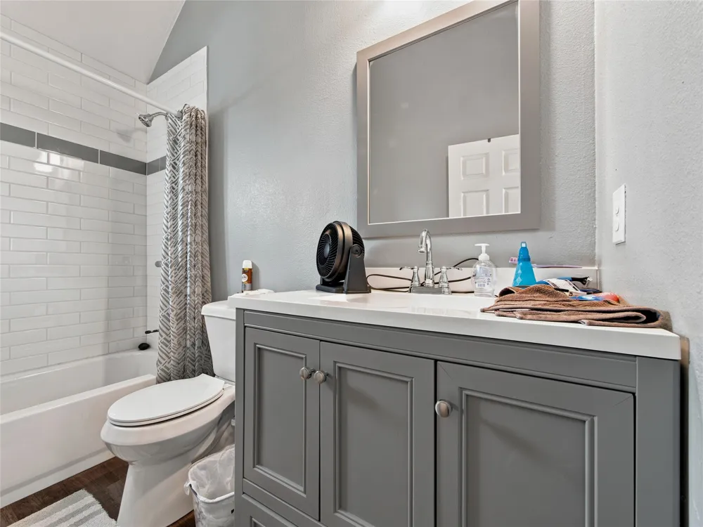 402 County Road 3422 Wills Point, TX 75169