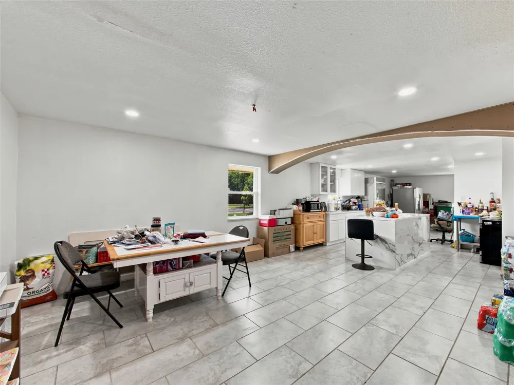 402 County Road 3422 Wills Point, TX 75169