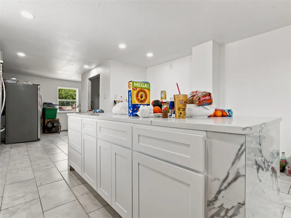 402 County Road 3422 Wills Point, TX 75169