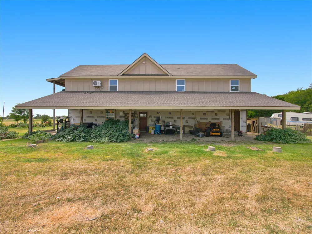 402 County Road 3422 Wills Point, TX 75169
