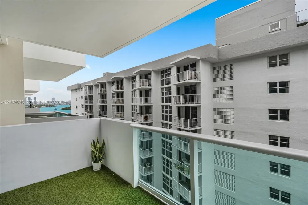 1200 West Ave #1419 Miami Beach, FL 33139