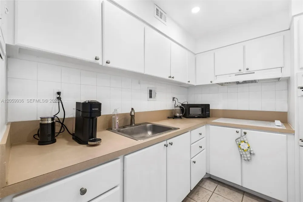 1200 West Ave #1419 Miami Beach, FL 33139