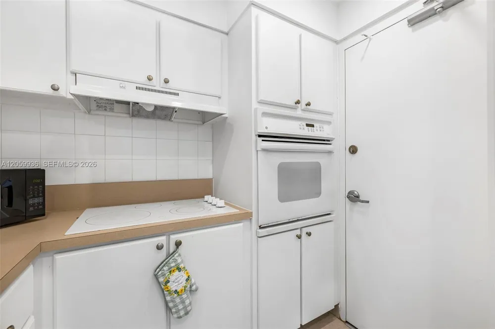 1200 West Ave #1419 Miami Beach, FL 33139