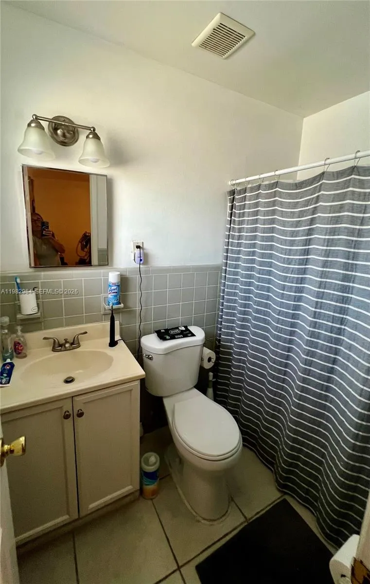 2016 NE 26th St #2 Wilton Manors, FL 33305