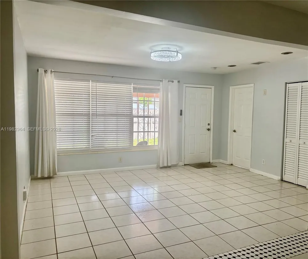 2016 NE 26th St #2 Wilton Manors, FL 33305
