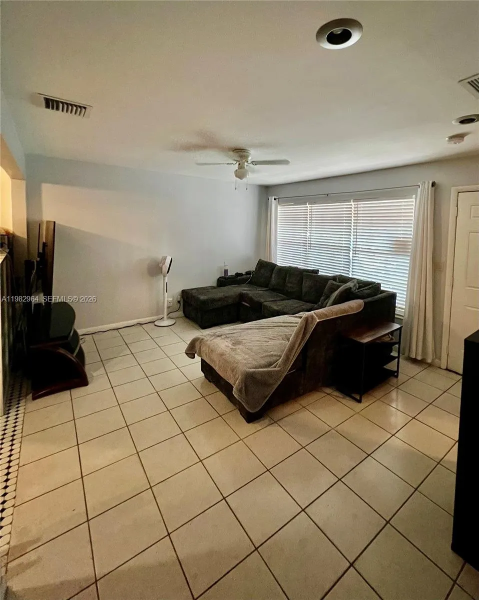 2016 NE 26th St #2 Wilton Manors, FL 33305