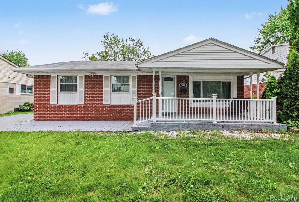 2177 Alexander Drive Troy City, MI 48083