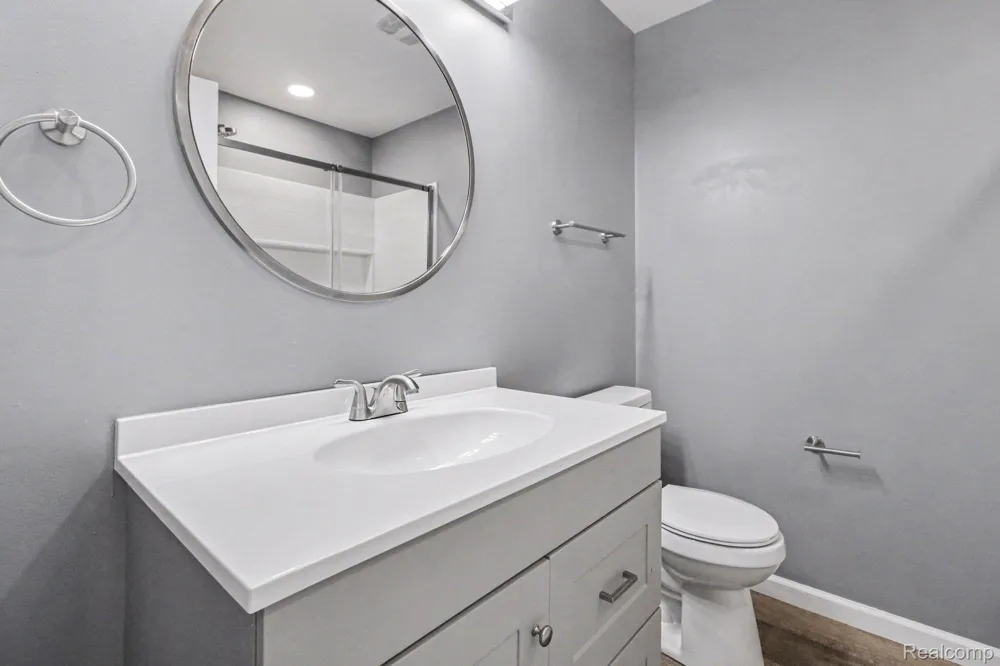2177 Alexander Drive Troy City, MI 48083