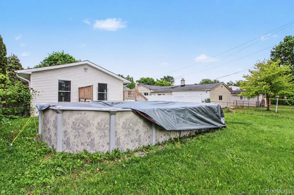 2177 Alexander Drive Troy City, MI 48083