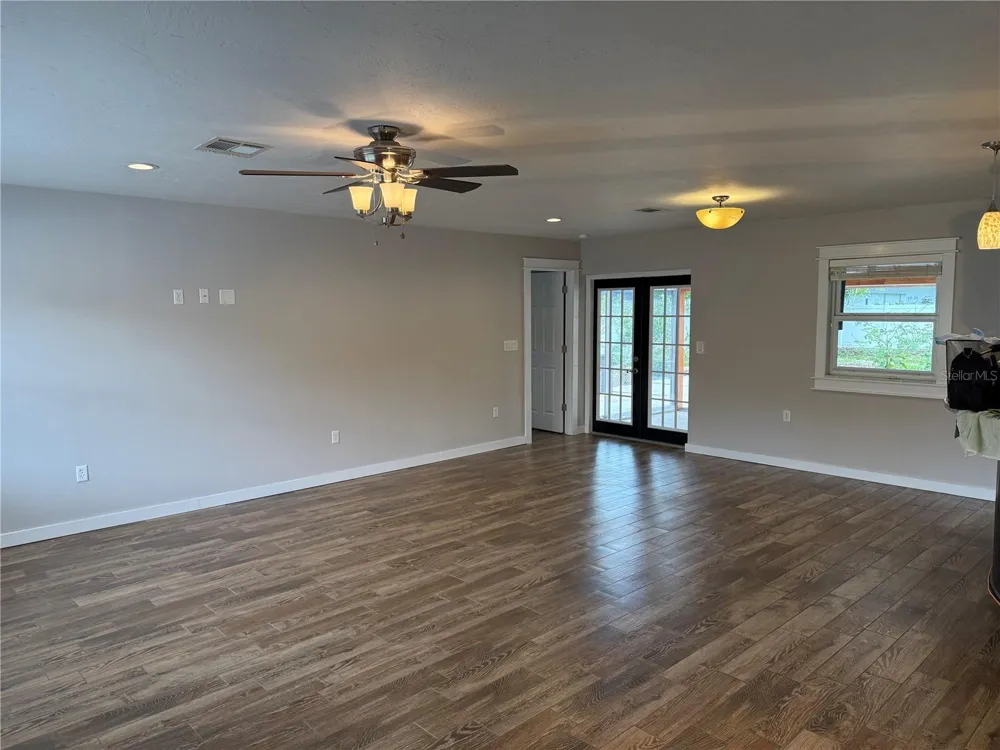 98 DADE AVENUE Sarasota, FL 34232
