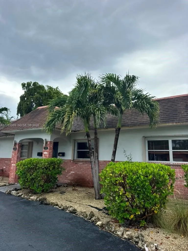 2020 NE 33rd St #2020 Lighthouse Point, FL 33064