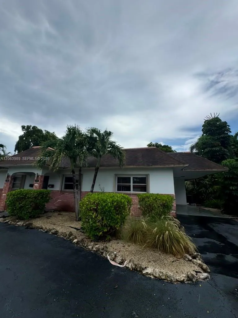 2020 NE 33rd St #2020 Lighthouse Point, FL 33064