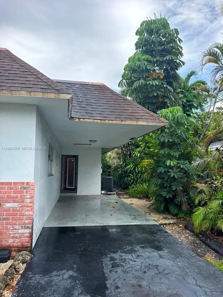 2020 NE 33rd St #2020 Lighthouse Point, FL 33064