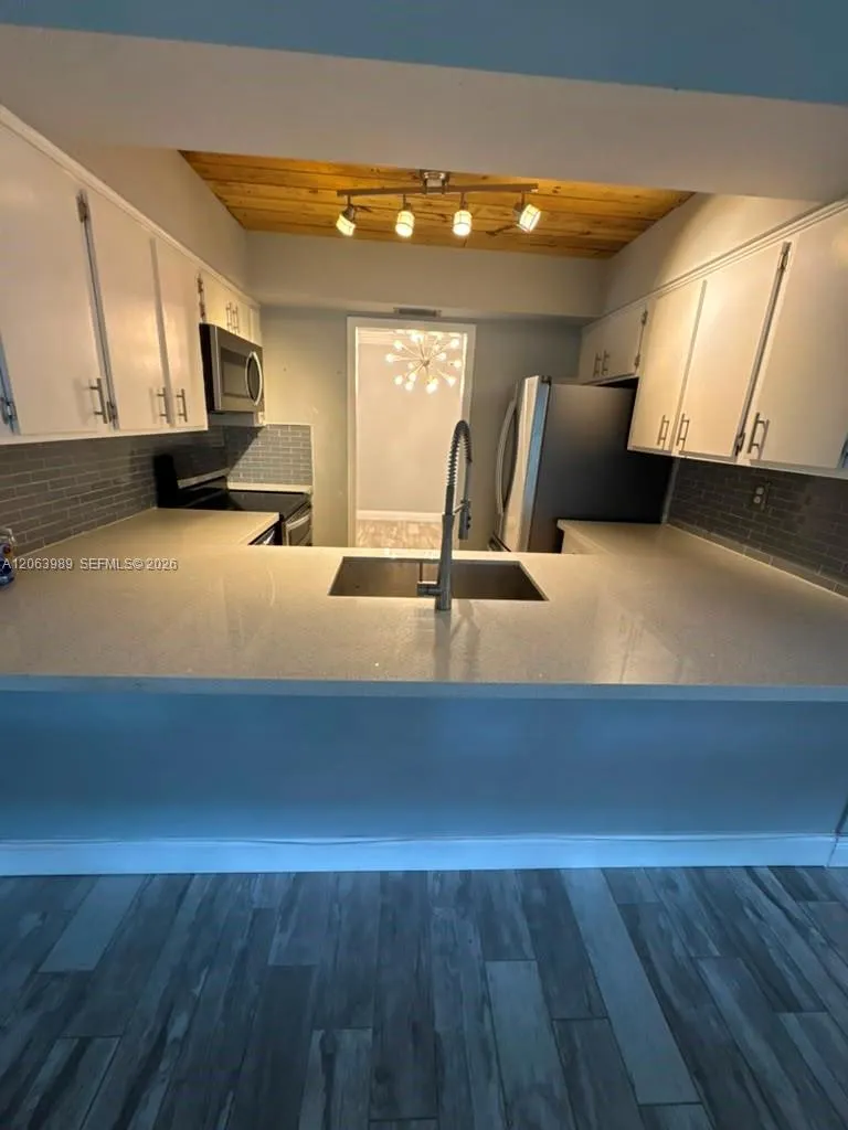 2020 NE 33rd St #2020 Lighthouse Point, FL 33064
