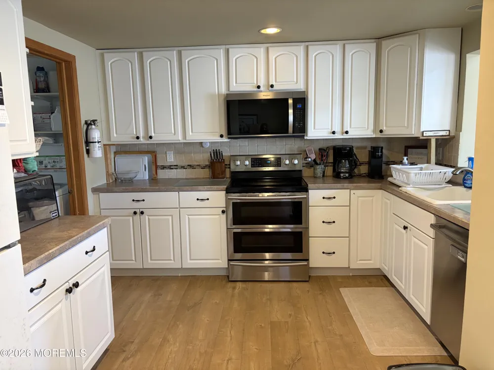 29 Julia Drive Manahawkin, NJ 08050