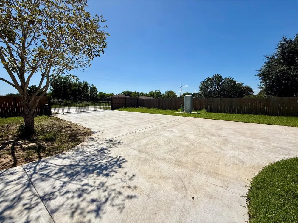 9508 Quaker Court #B Rosharon, TX 77583
