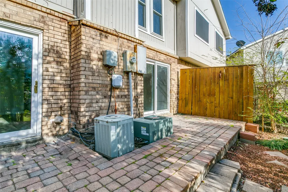 2112 MistyMeadow Court Carrollton, TX 75006