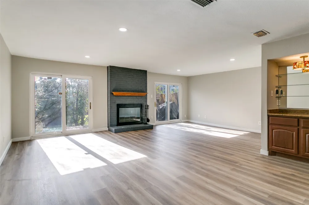2112 MistyMeadow Court Carrollton, TX 75006