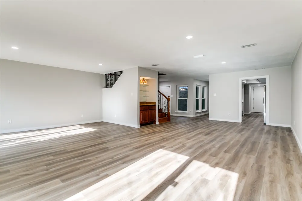 2112 MistyMeadow Court Carrollton, TX 75006