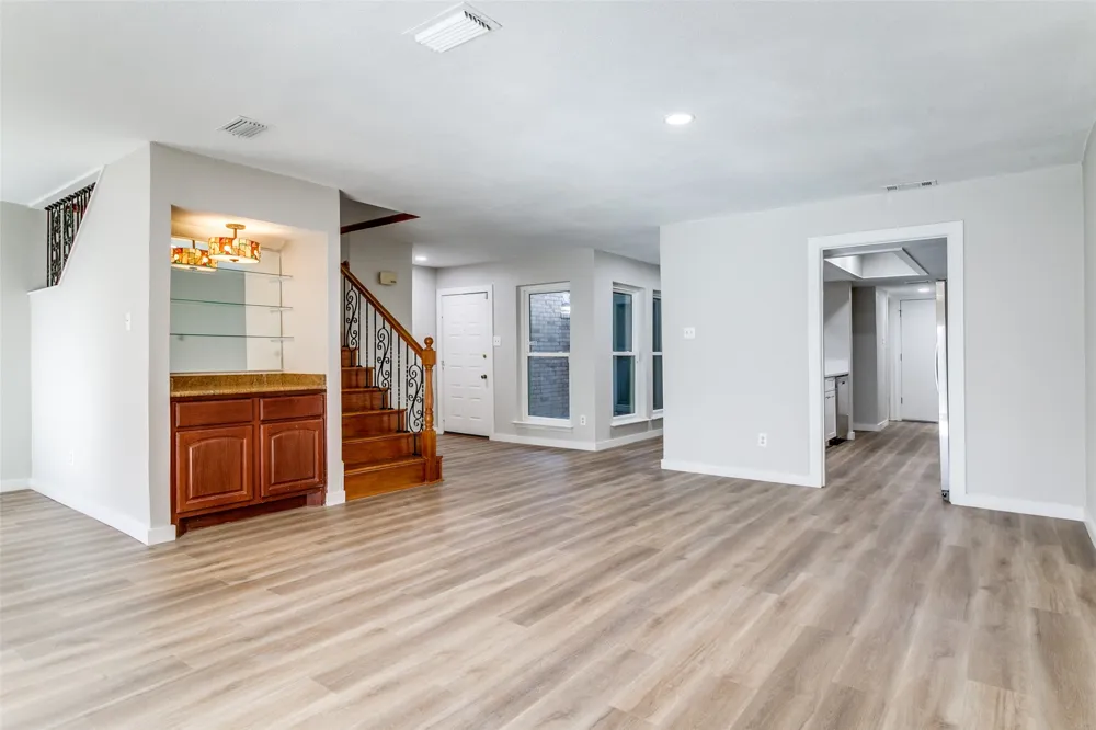 2112 MistyMeadow Court Carrollton, TX 75006
