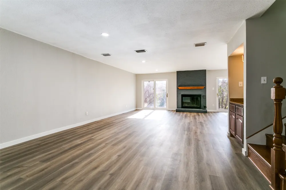 2112 MistyMeadow Court Carrollton, TX 75006