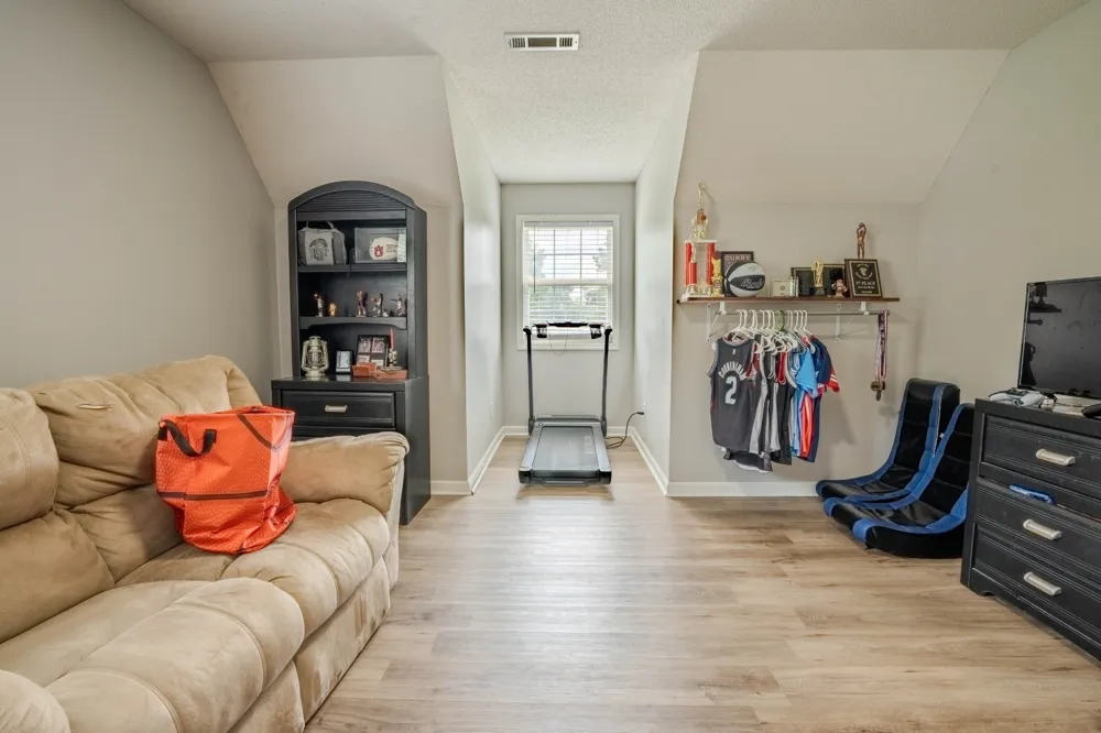 57 Old Jackson Hwy Leoma, TN 38468