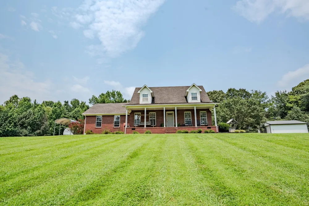 57 Old Jackson Hwy Leoma, TN 38468