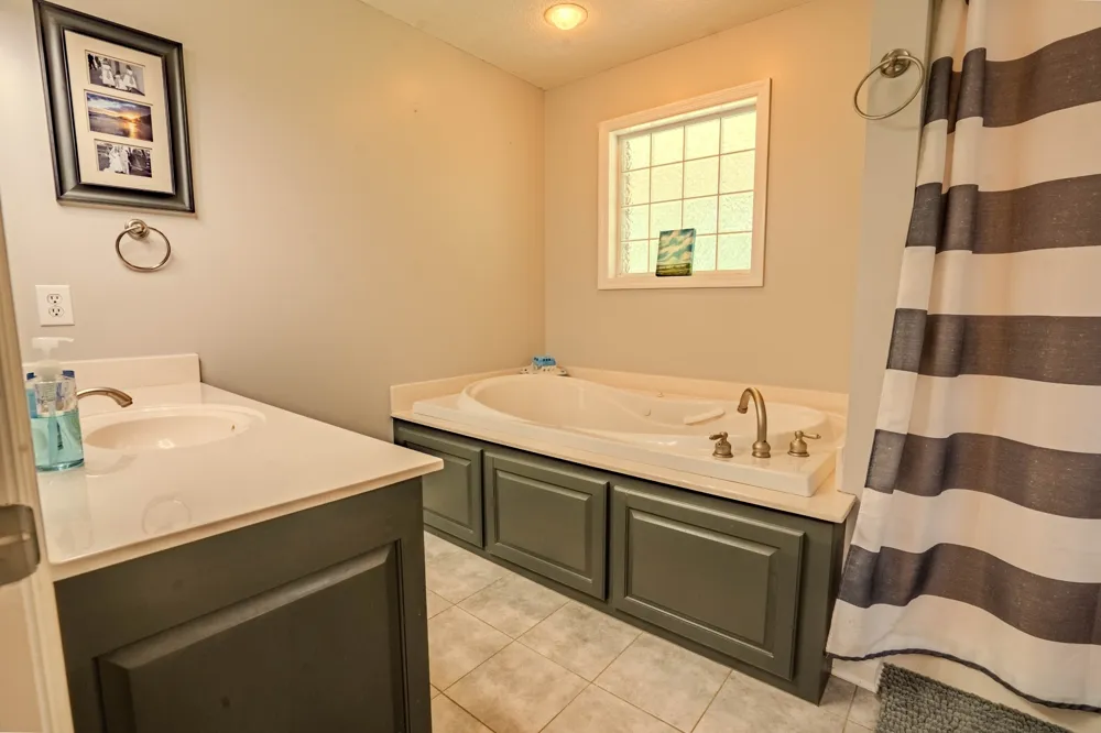 57 Old Jackson Hwy Leoma, TN 38468