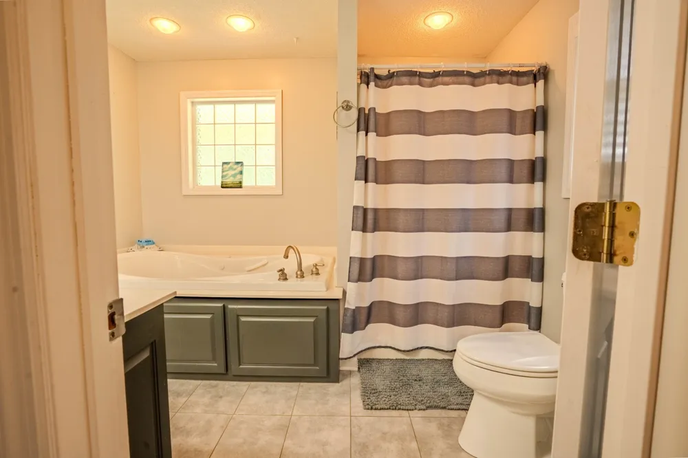 57 Old Jackson Hwy Leoma, TN 38468