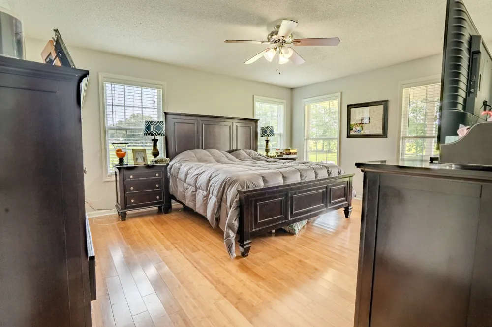 57 Old Jackson Hwy Leoma, TN 38468