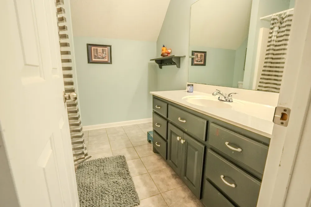 57 Old Jackson Hwy Leoma, TN 38468