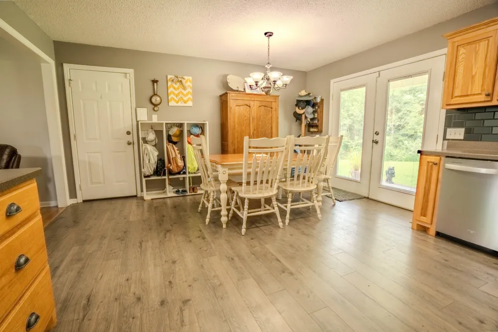 57 Old Jackson Hwy Leoma, TN 38468