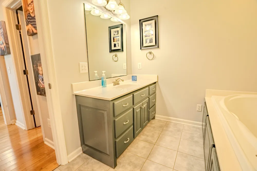57 Old Jackson Hwy Leoma, TN 38468