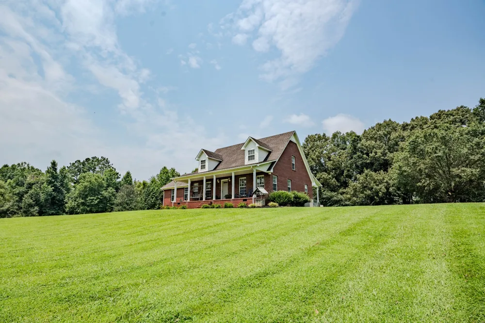 57 Old Jackson Hwy Leoma, TN 38468