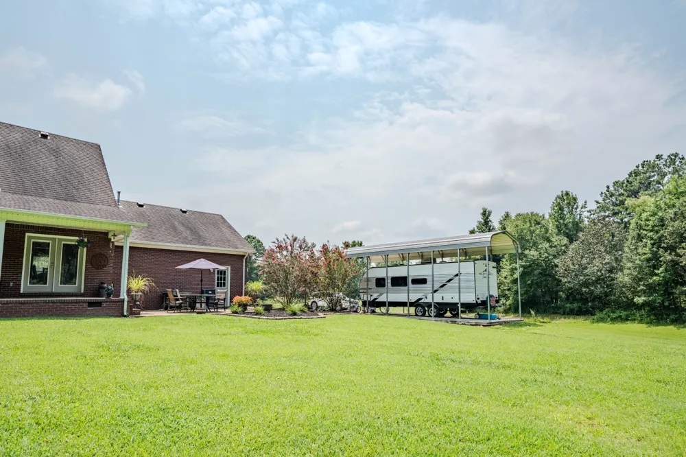 57 Old Jackson Hwy Leoma, TN 38468