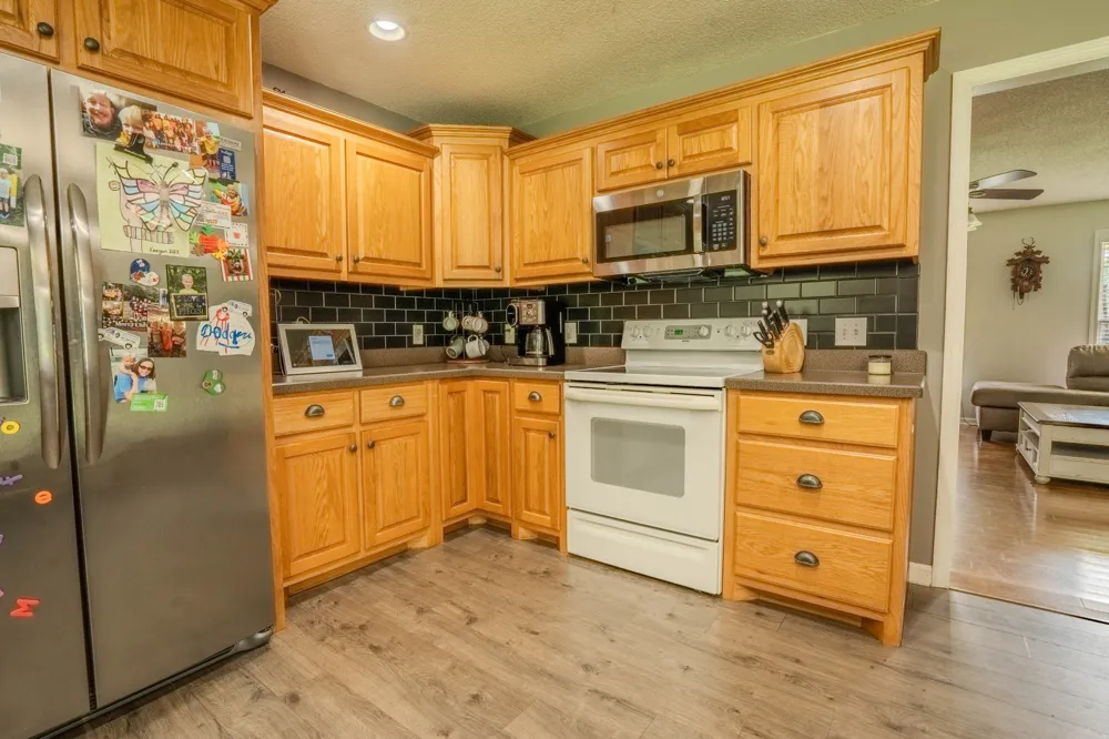 57 Old Jackson Hwy Leoma, TN 38468
