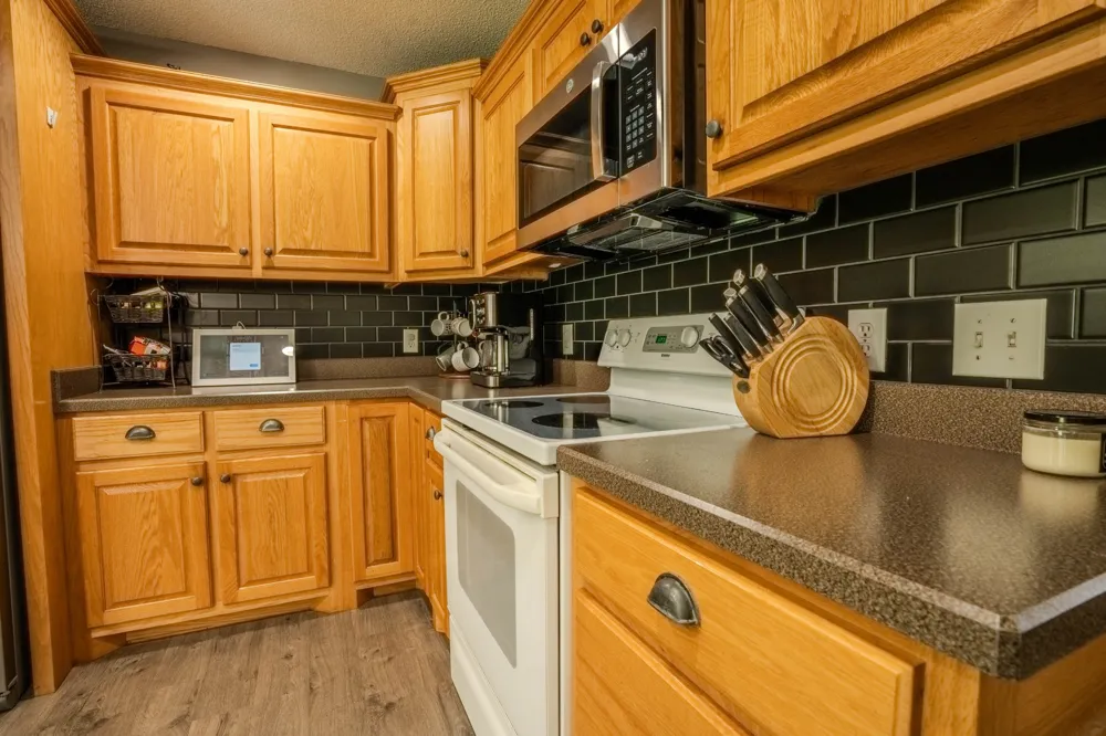 57 Old Jackson Hwy Leoma, TN 38468