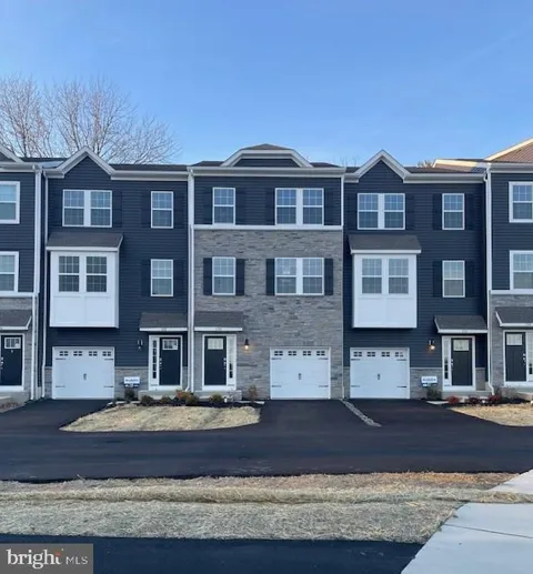 317 LANTERN COURT