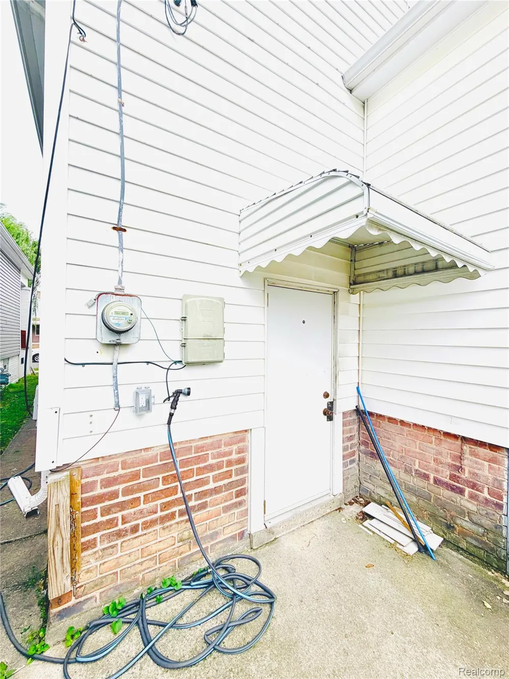 2631 Pulaski Street Hamtramck City, MI 48212