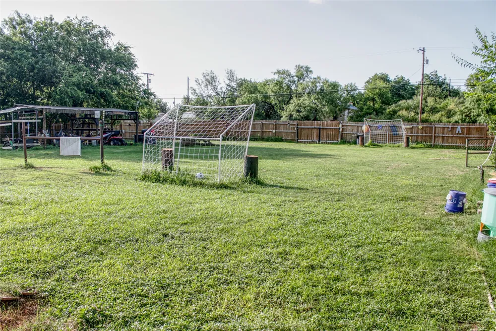 941 Central Street Albany, TX 76430