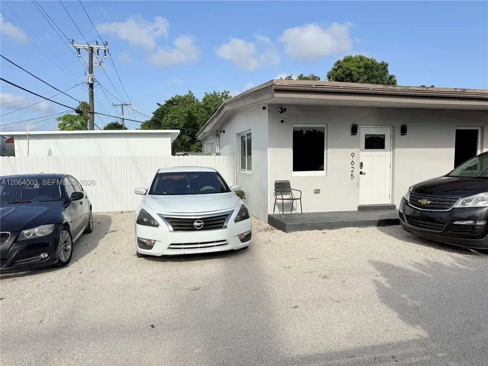 9625 NW 36th Ave #REAR B Miami, FL 33147