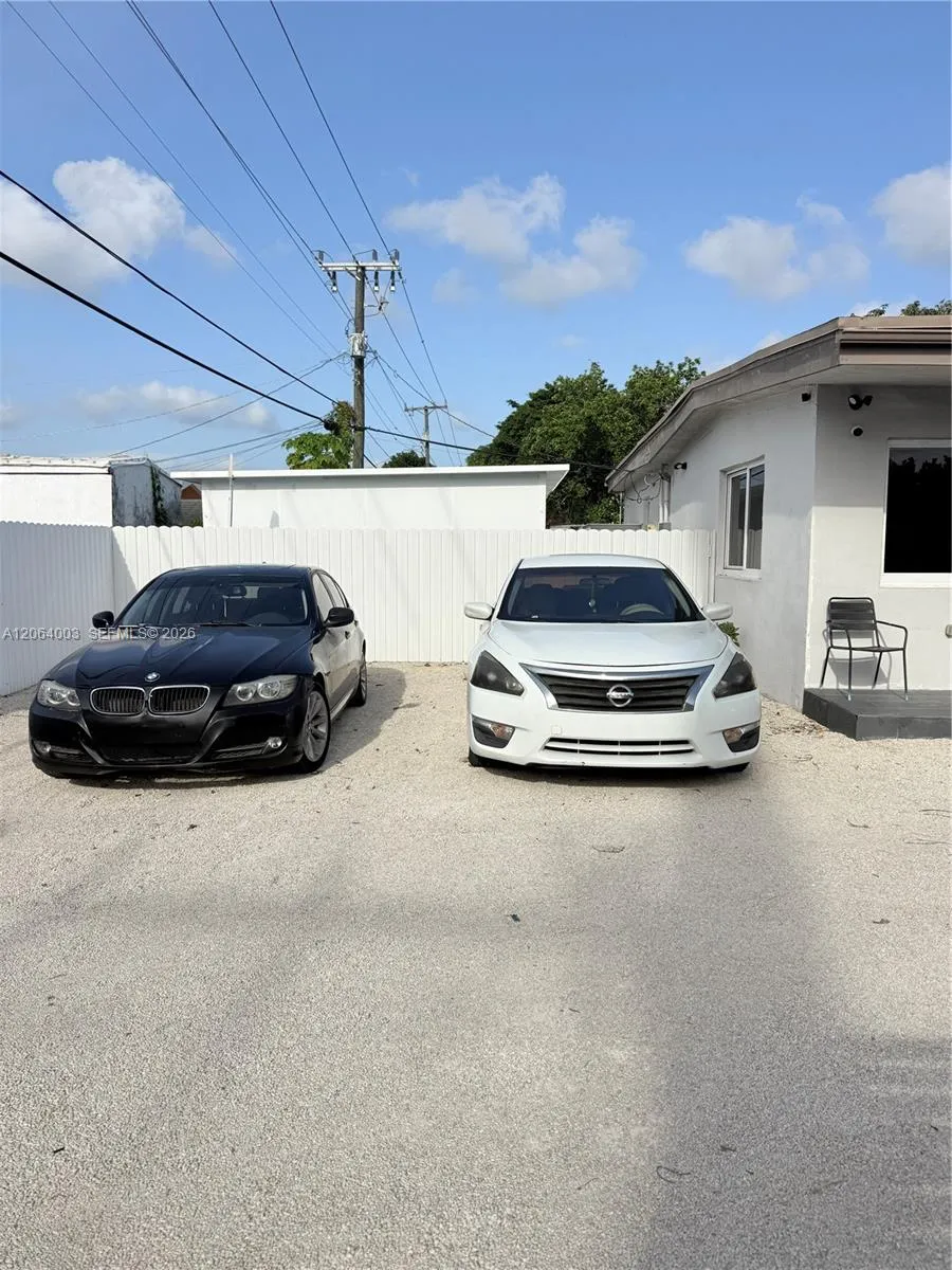9625 NW 36th Ave #REAR B Miami, FL 33147
