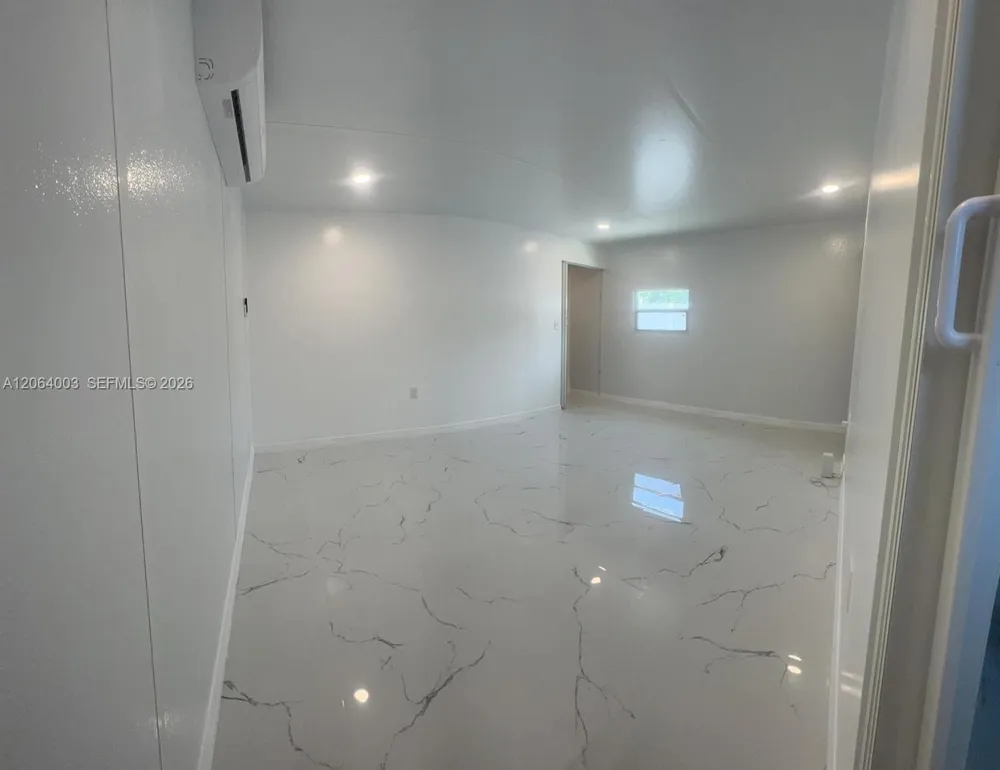 9625 NW 36th Ave #REAR B Miami, FL 33147