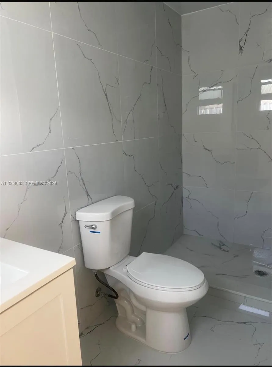 9625 NW 36th Ave #REAR B Miami, FL 33147
