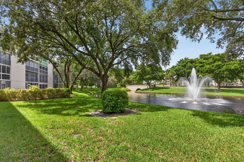 2006 GRANADA DRIVE #J1 Coconut Creek, FL 33066