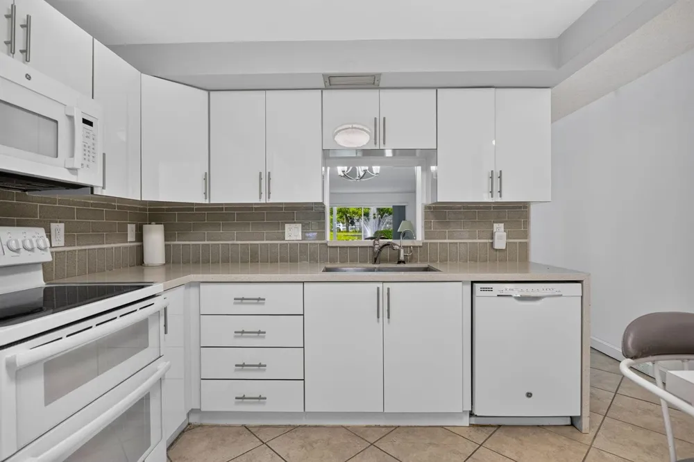 2006 GRANADA DRIVE #J1 Coconut Creek, FL 33066