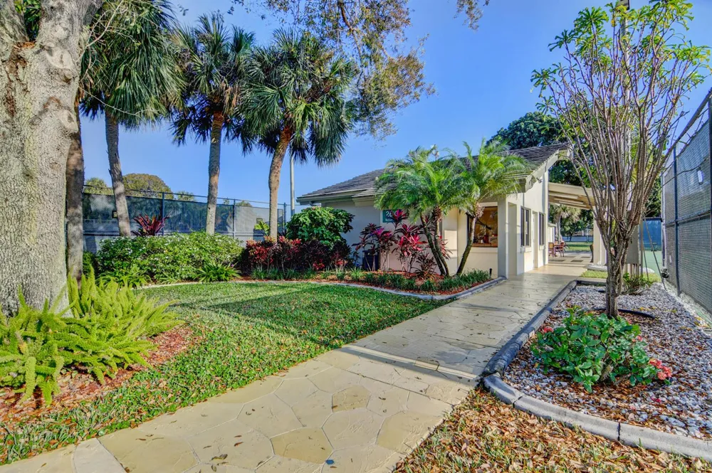 2006 GRANADA DRIVE #J1 Coconut Creek, FL 33066