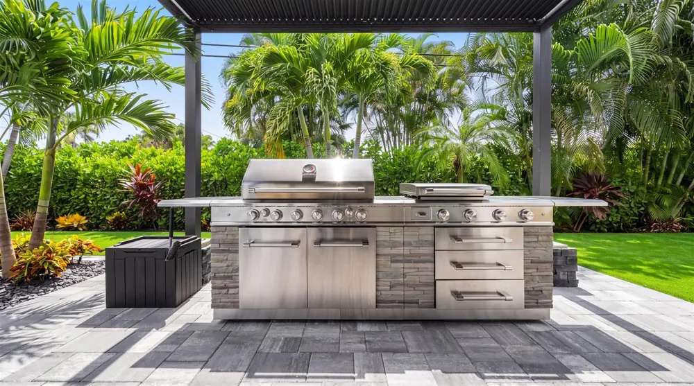 765 Lagoon Drive North Palm Beach, FL 33408